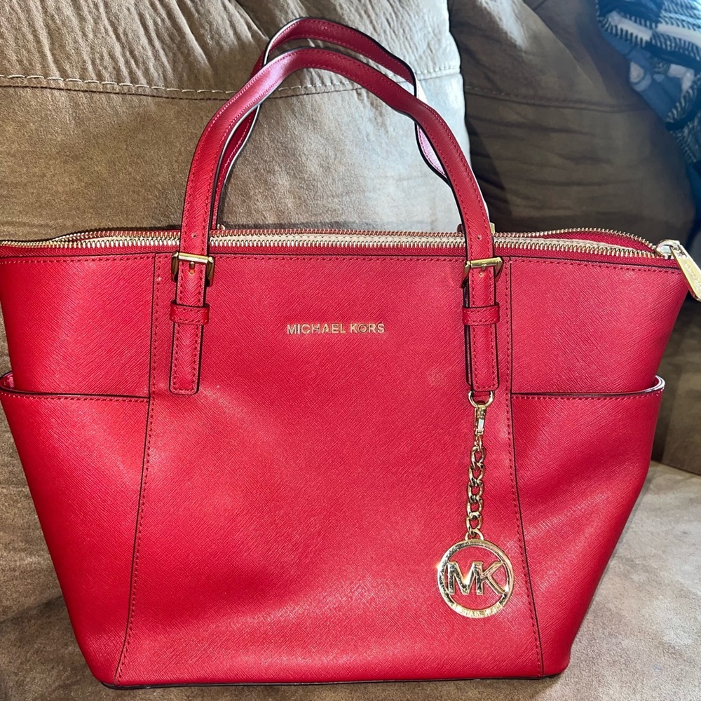 Michael Kors Jet Set Saffiano Tote in Cherry